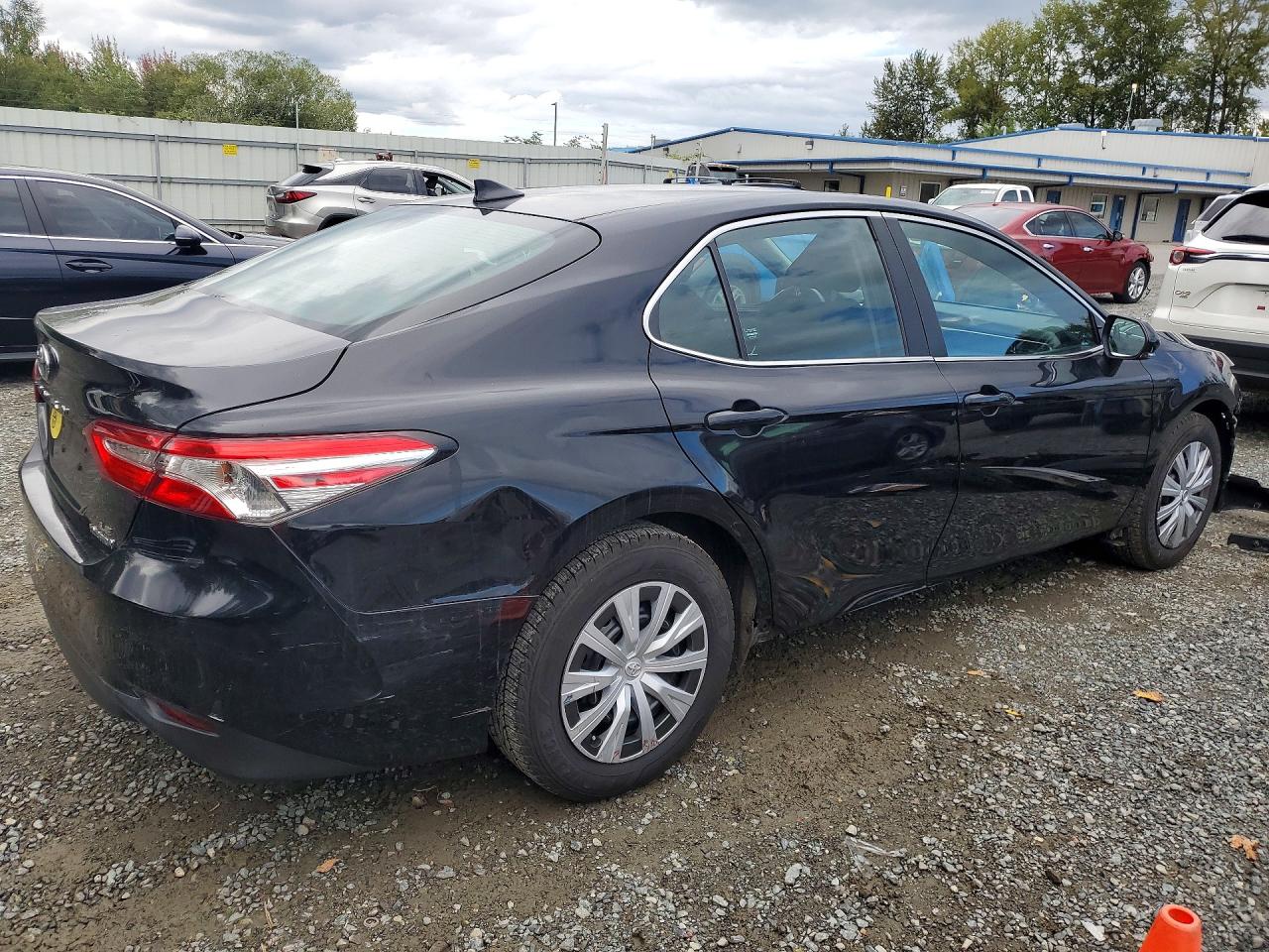 2019 TOYOTA CAMRY LE — снимка 3