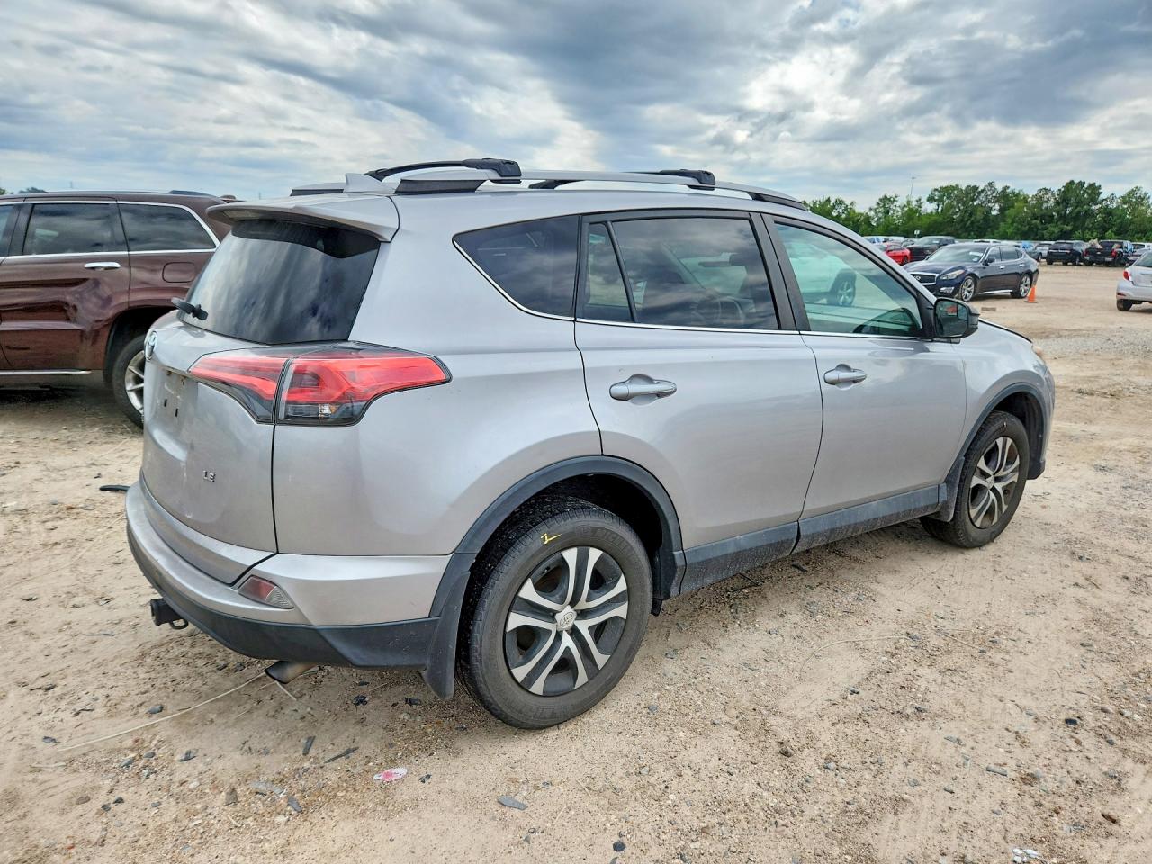 2017 TOYOTA RAV4 LE — снимка 3