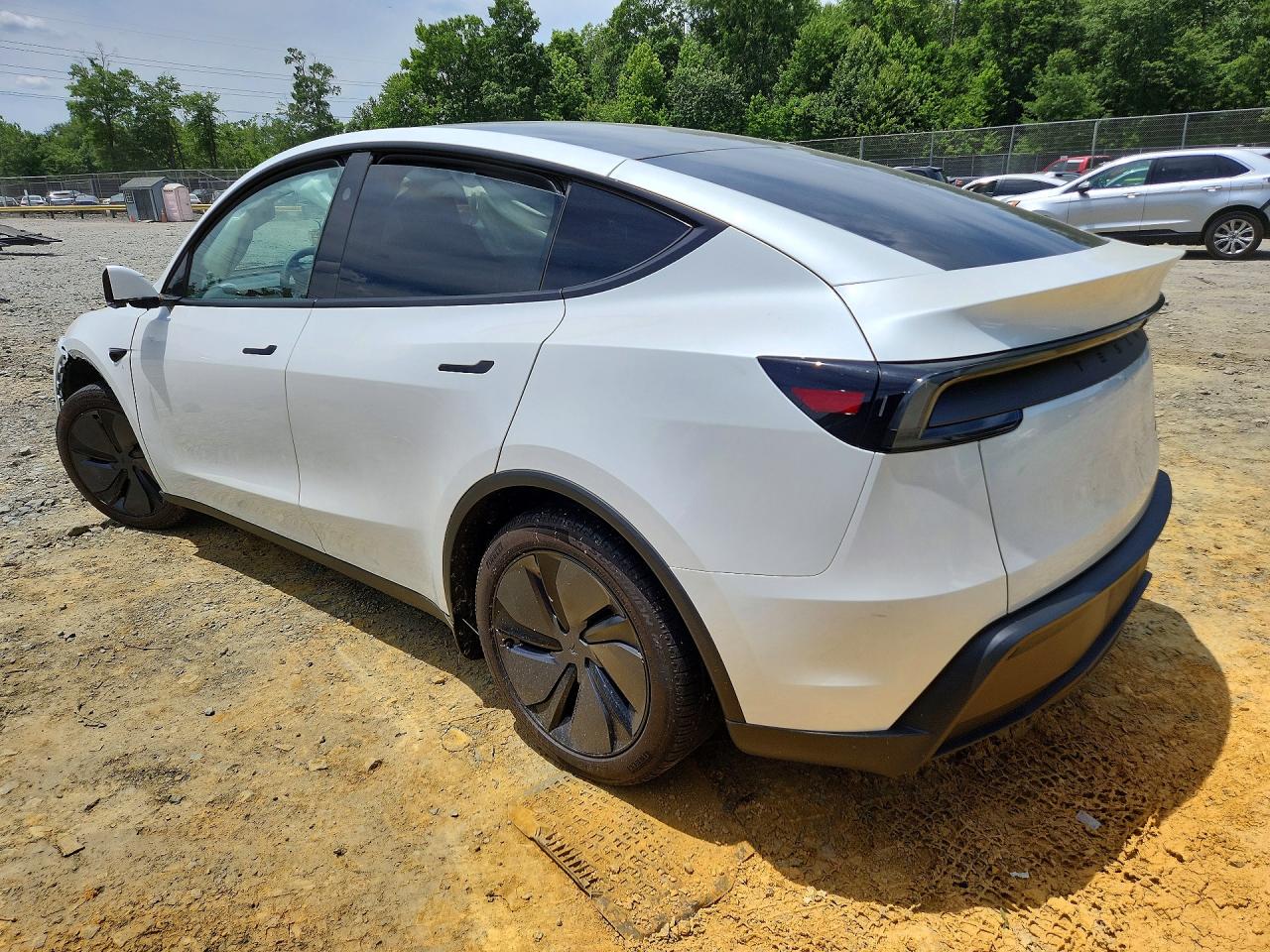 2026 TESLA MODEL Y — снимка 2
