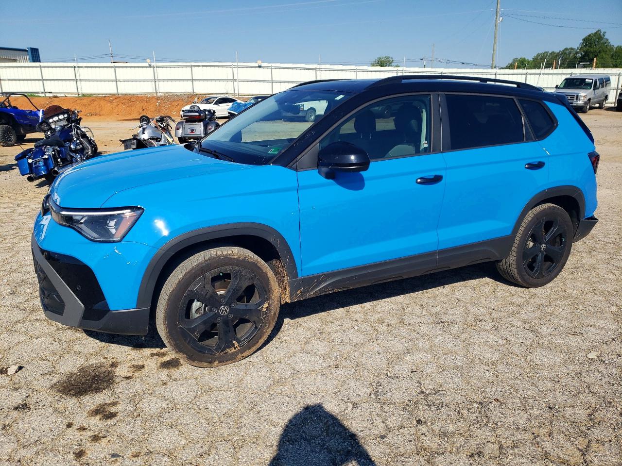 2025 VOLKSWAGEN TAOS SE BLACK