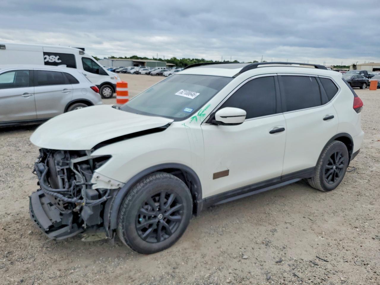 2017 NISSAN ROGUE SV