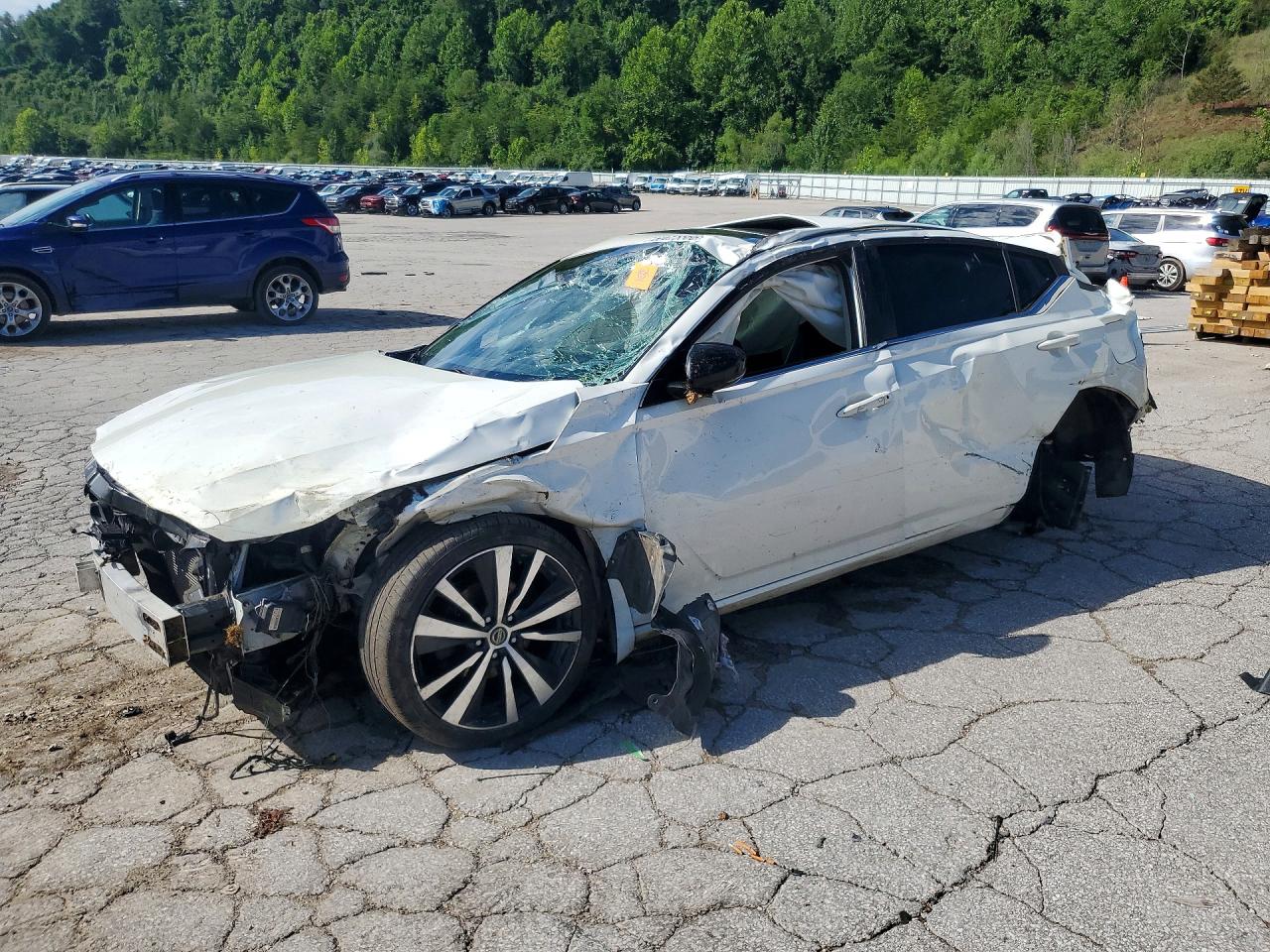 2019 NISSAN ALTIMA SR
