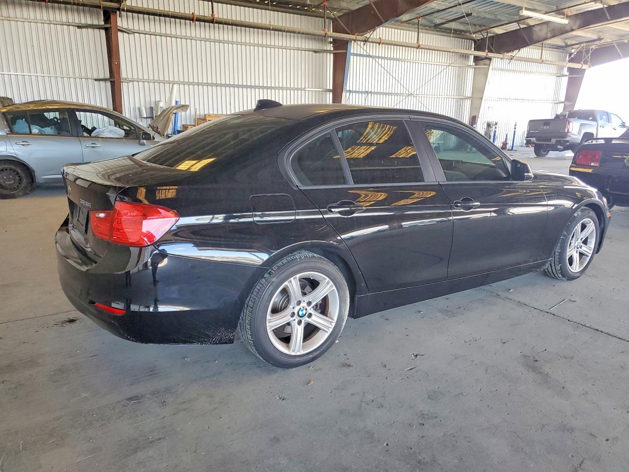 2013 BMW 3-SERIES 328I 4D SED — снимка 3