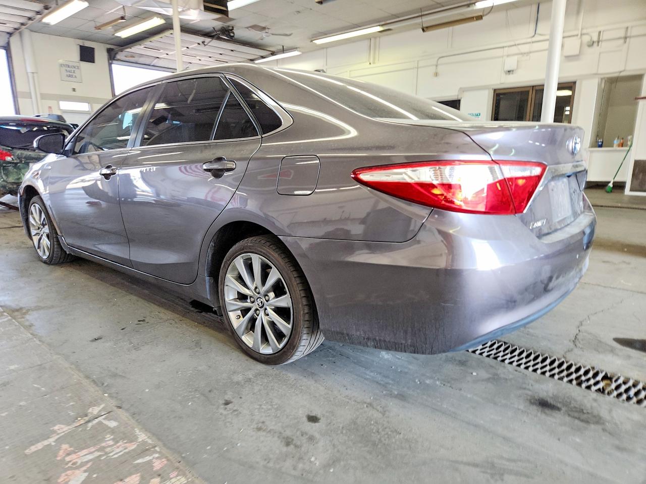 2015 TOYOTA CAMRY HYBRID XLE — снимка 2