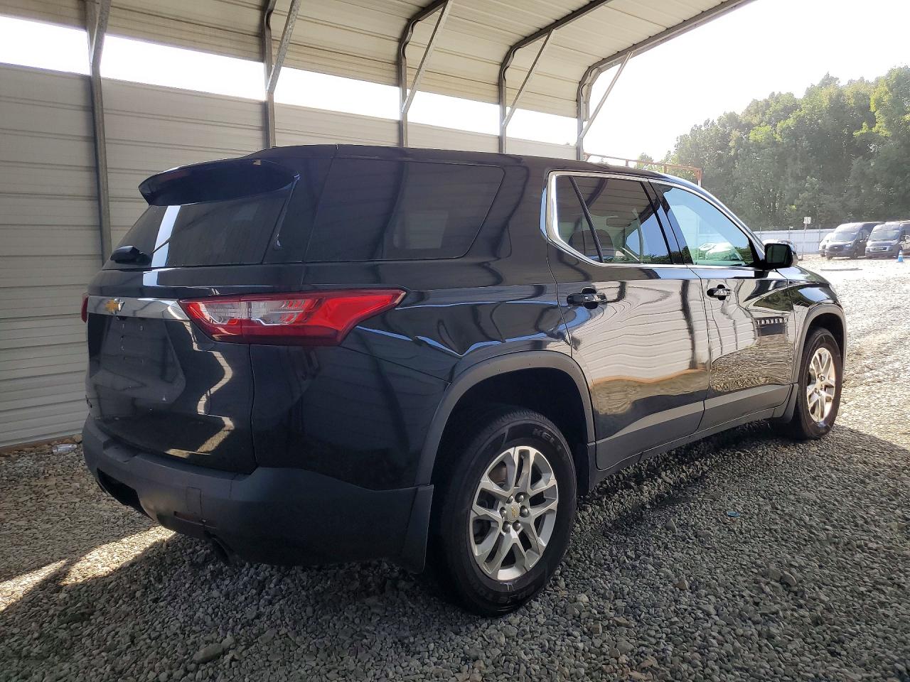 2021 CHEVROLET TRAVERSE LS — снимка 3