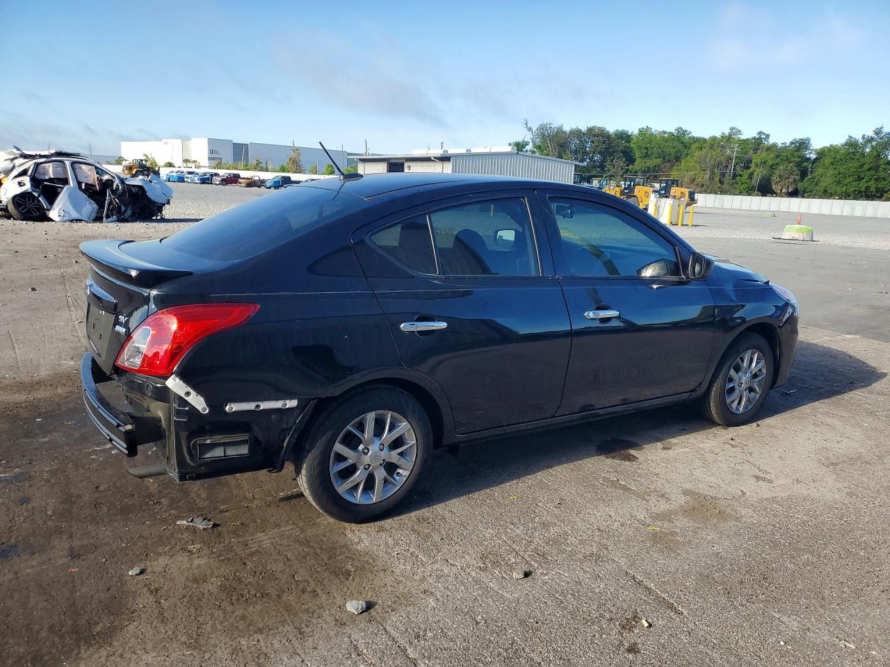 2018 NISSAN VERSA SV — снимка 3