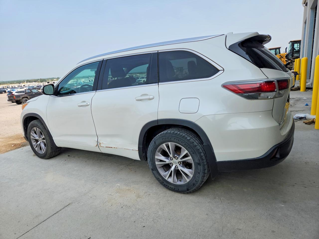2015 TOYOTA HIGHLANDER XLE — снимка 2