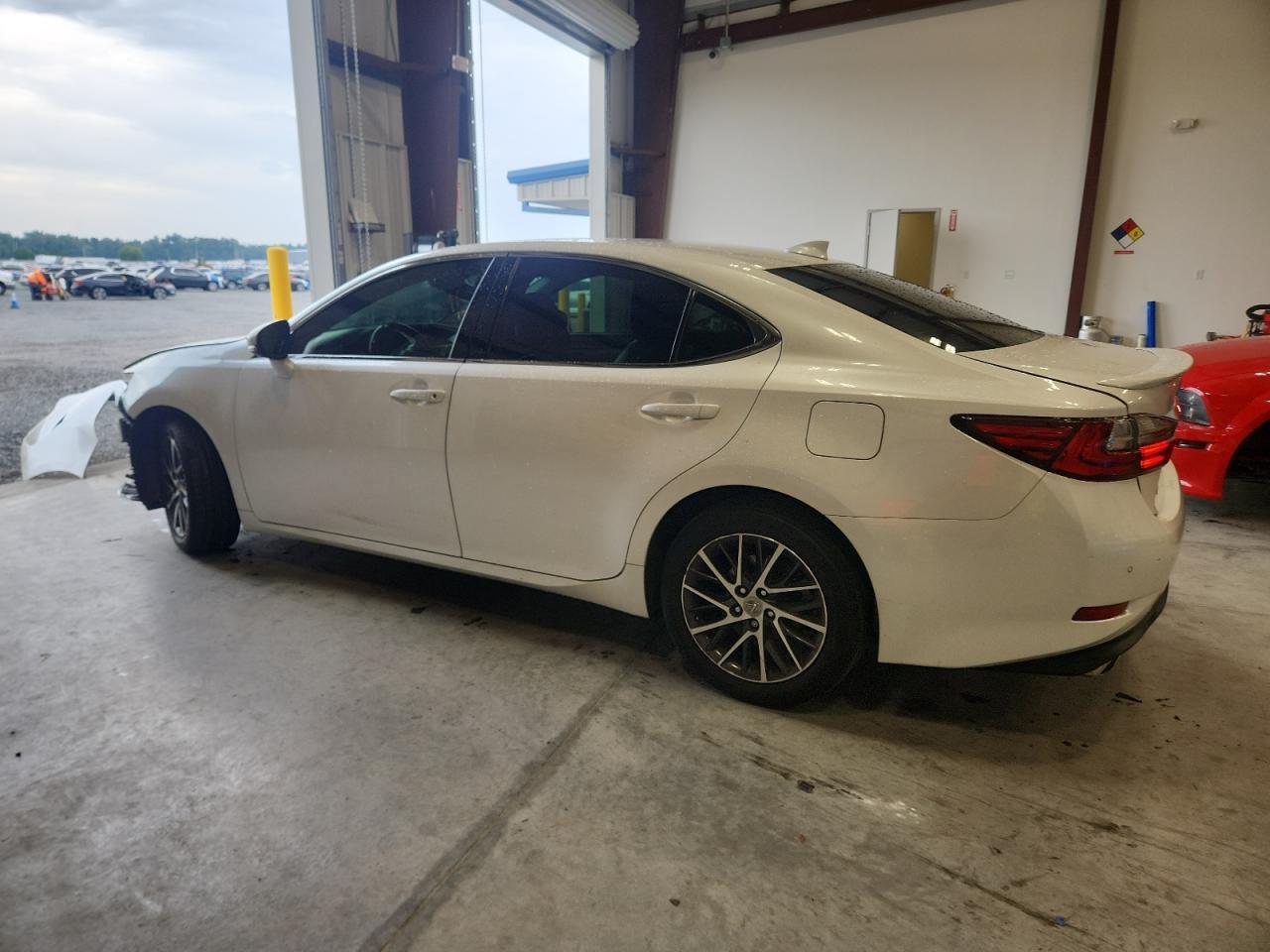 2016 LEXUS ES 350 — снимка 2
