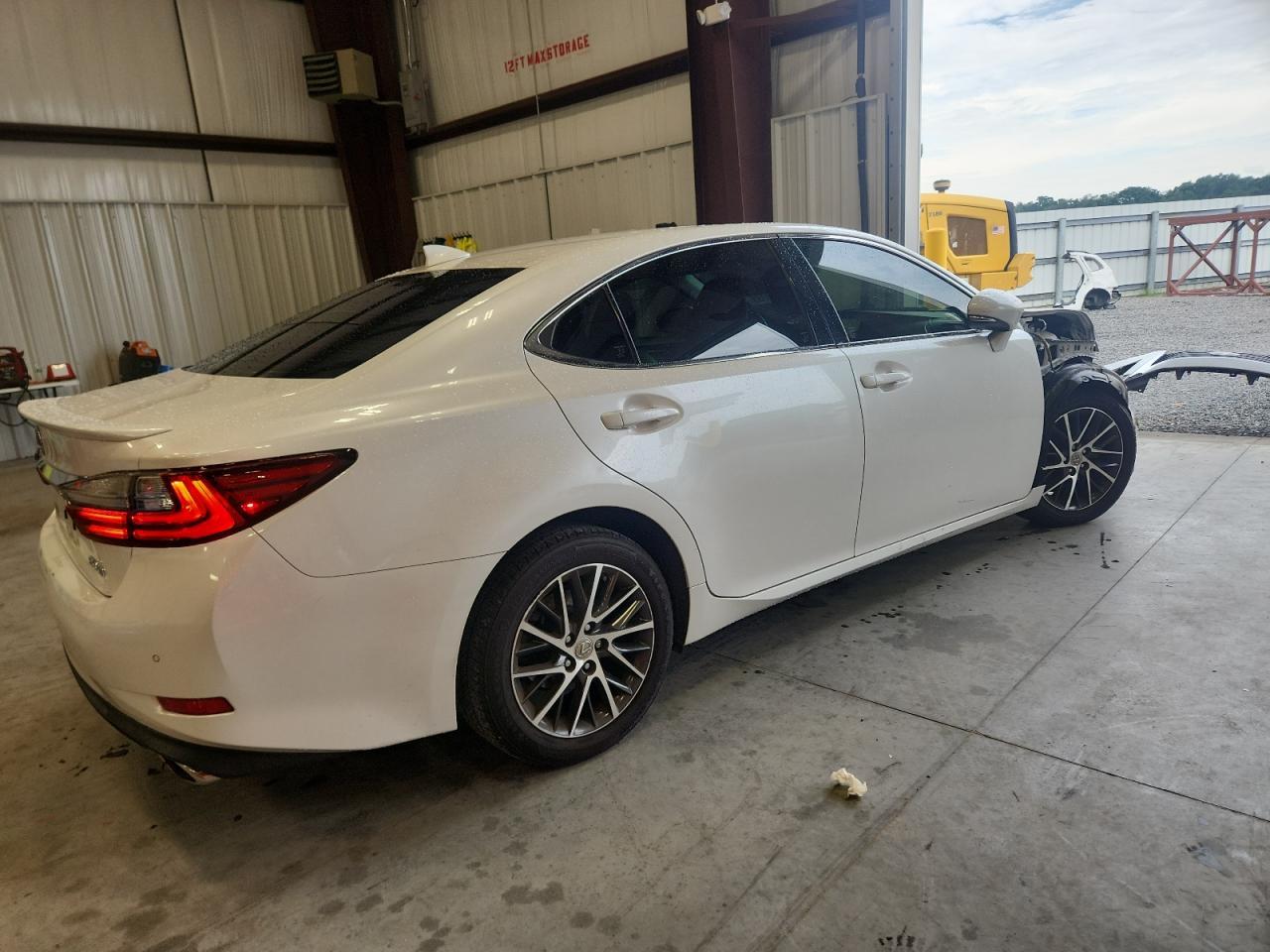 2016 LEXUS ES 350 — снимка 3