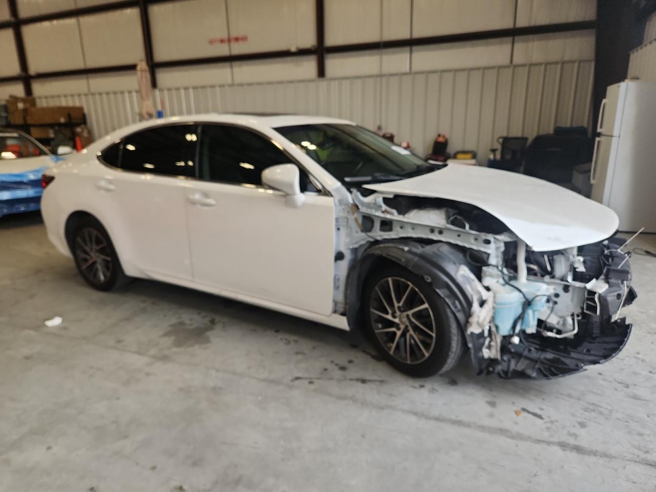 2016 LEXUS ES 350 — снимка 4