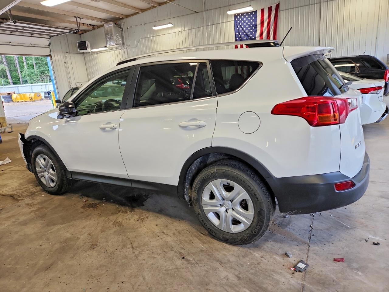 2015 TOYOTA RAV4 LE — снимка 2