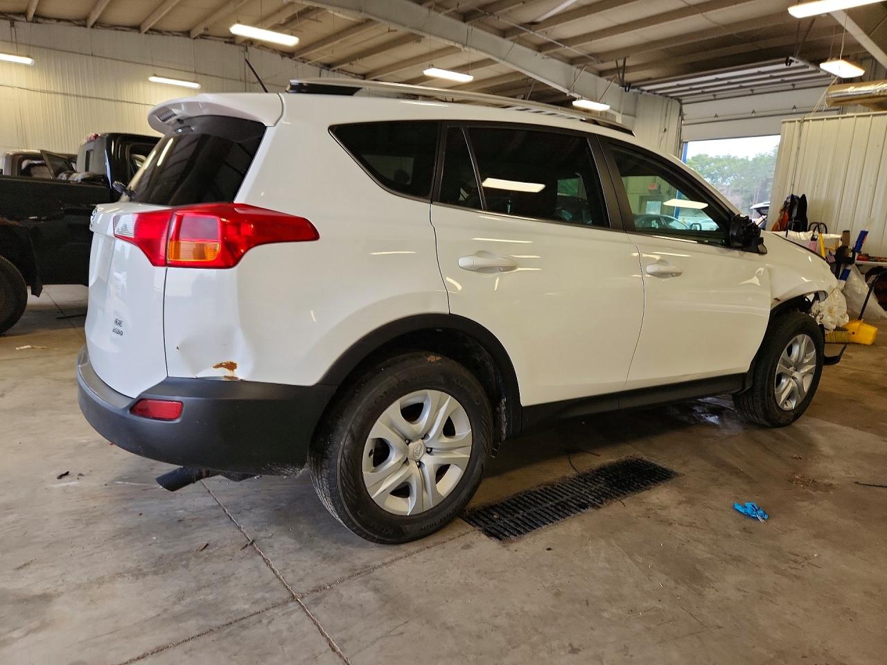 2015 TOYOTA RAV4 LE — снимка 3