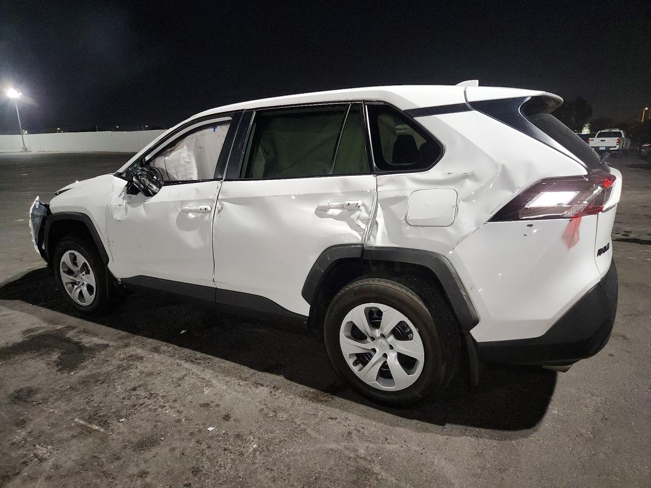 2025 TOYOTA RAV4 LE — снимка 2