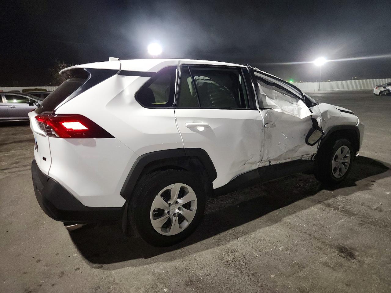 2025 TOYOTA RAV4 LE — снимка 3