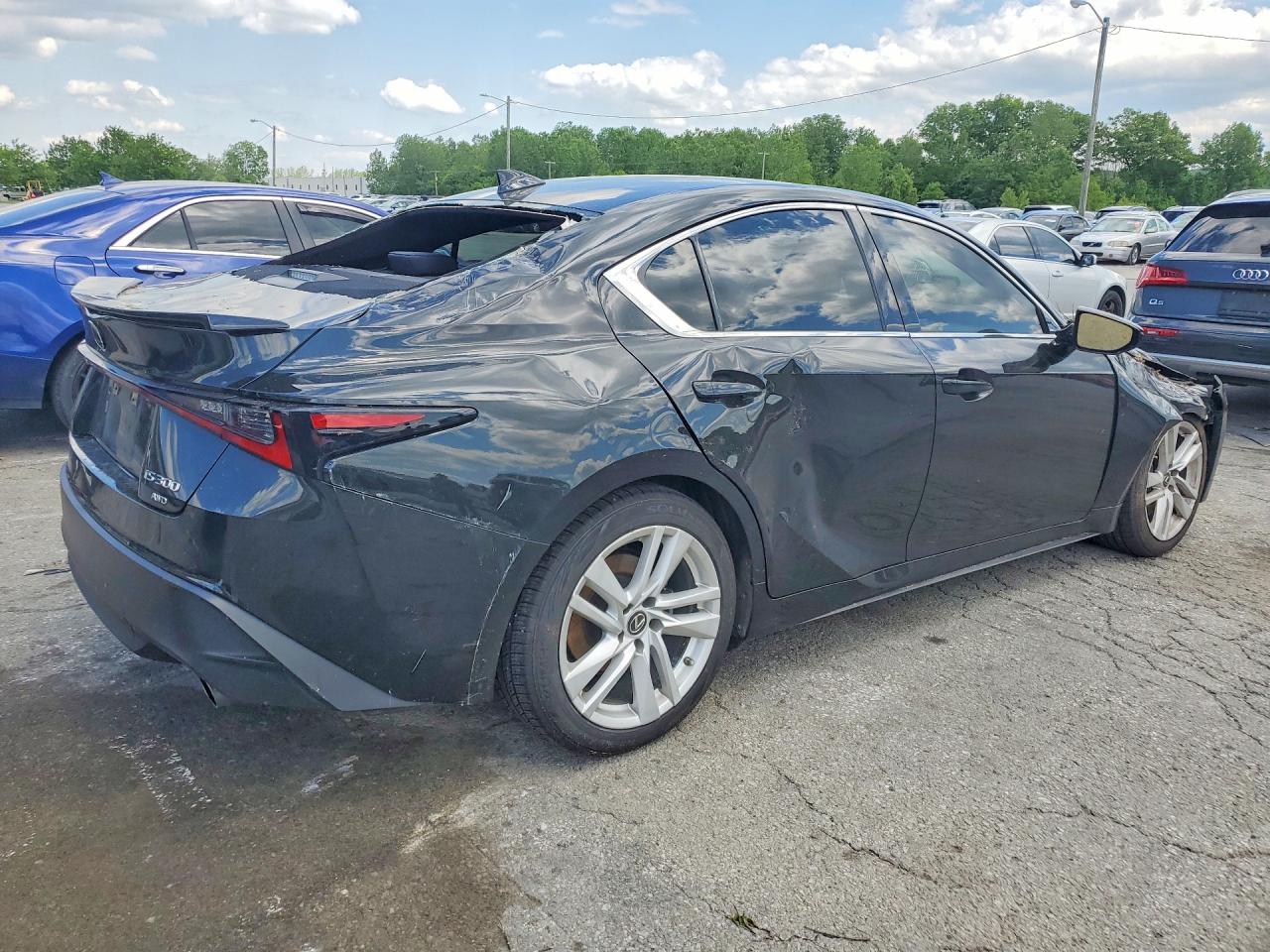 2021 LEXUS IS 300 — снимка 3