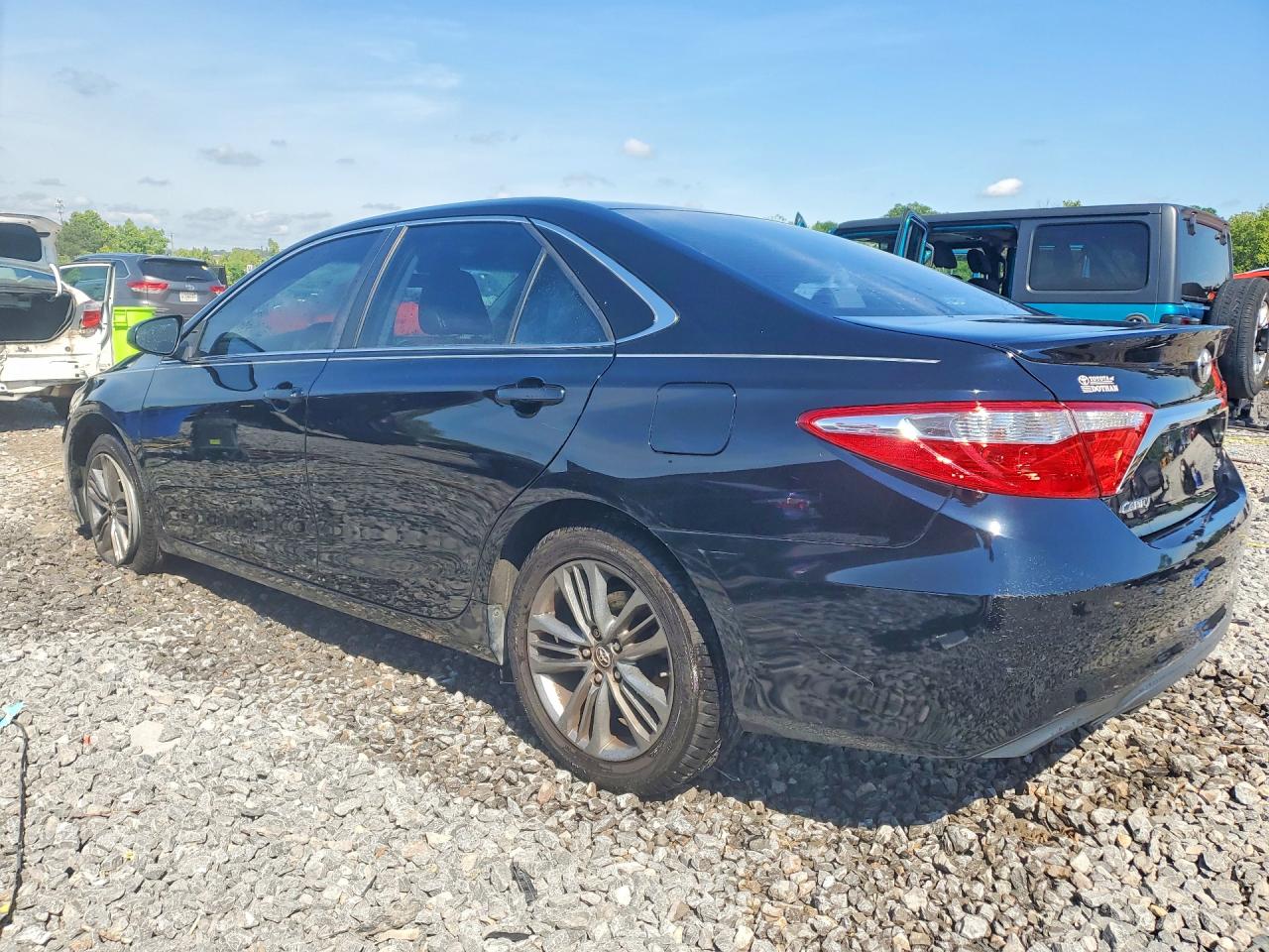 2017 TOYOTA CAMRY SE — снимка 2