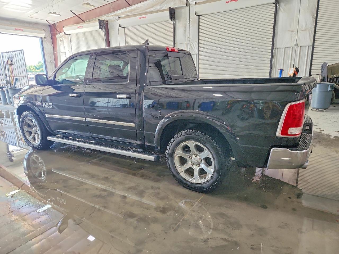 2017 RAM 1500 LARAMIE — снимка 2
