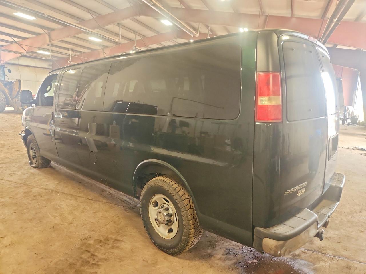 2016 CHEVROLET EXPRESS — снимка 2