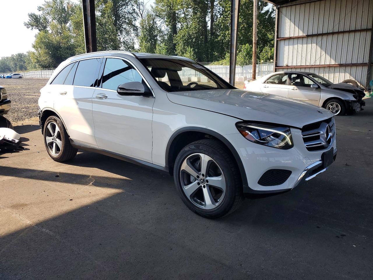2019 MERCEDES-BENZ GLC 300 4MATIC — снимка 4