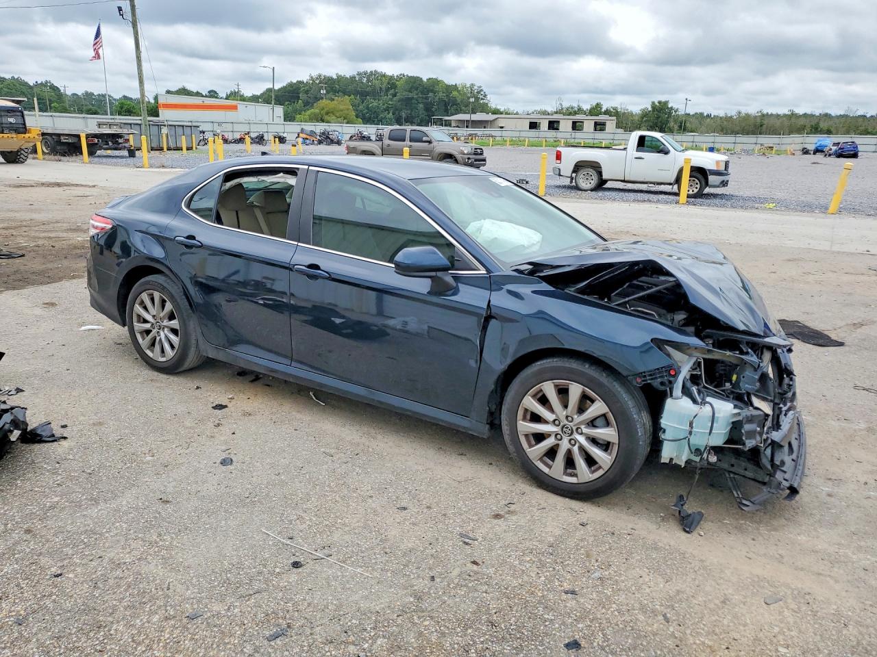 2019 TOYOTA CAMRY LE — снимка 4