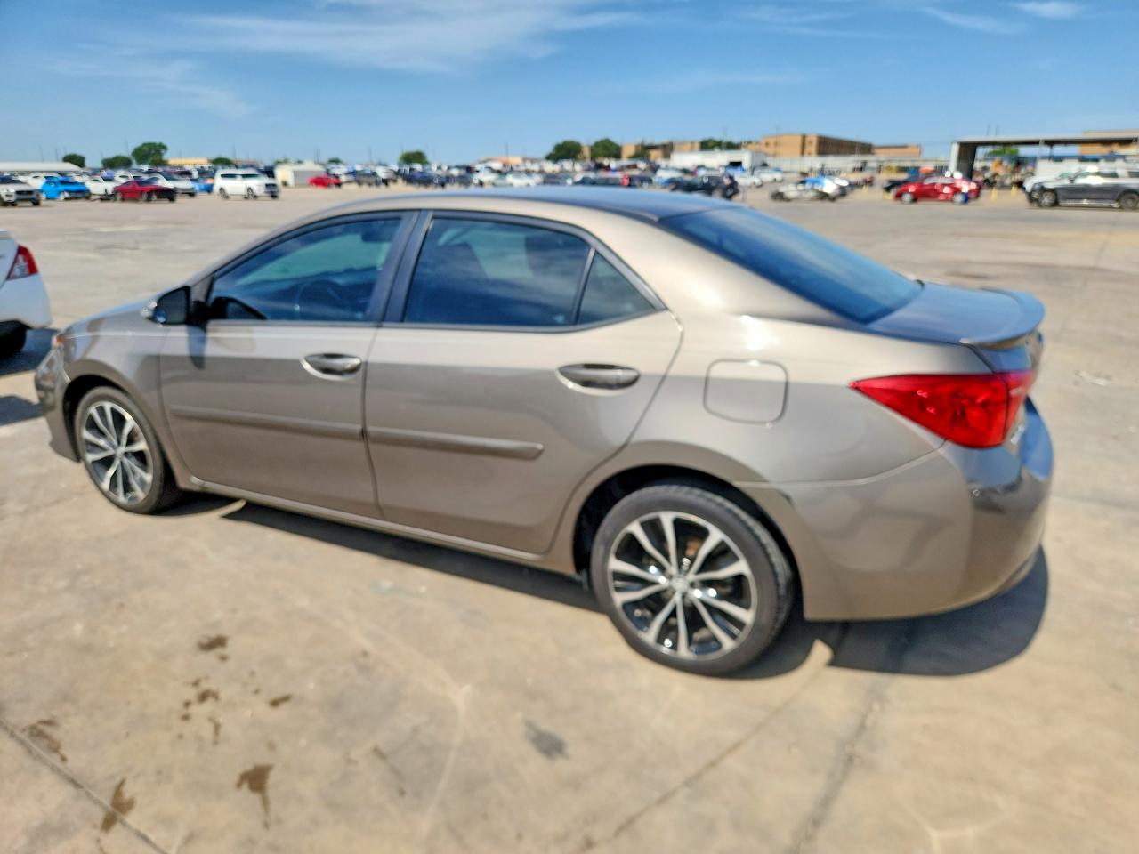 2018 TOYOTA COROLLA SE — снимка 2