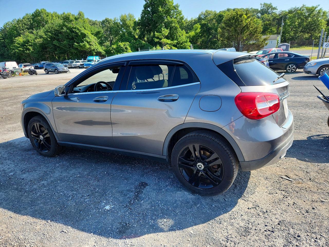 2017 MERCEDES-BENZ GLA 250 4MATIC — снимка 2