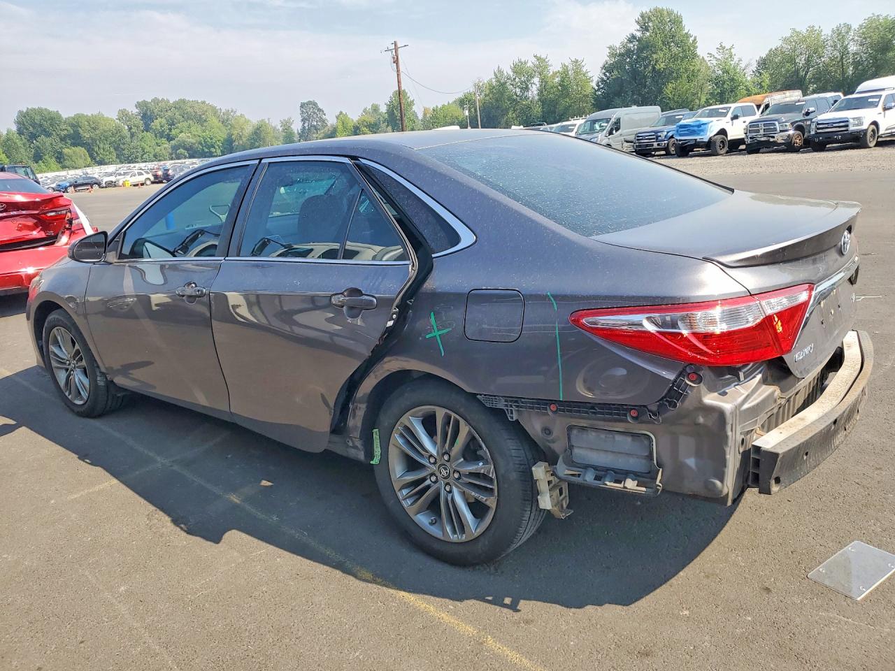 2017 TOYOTA CAMRY SE — снимка 2