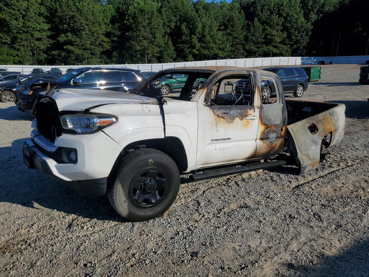 2017 TOYOTA TACOMA SR5