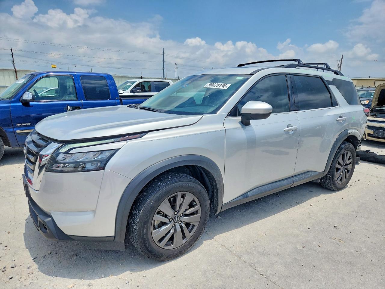 2023 NISSAN PATHFINDER SV