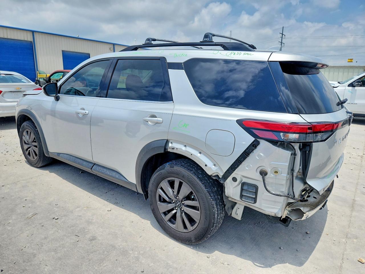 2023 NISSAN PATHFINDER SV — снимка 2