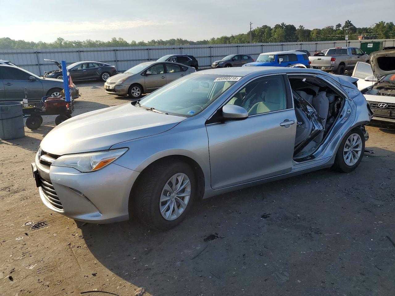 2015 TOYOTA CAMRY LE