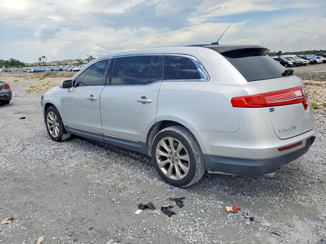 2013 LINCOLN MKT — снимка 2