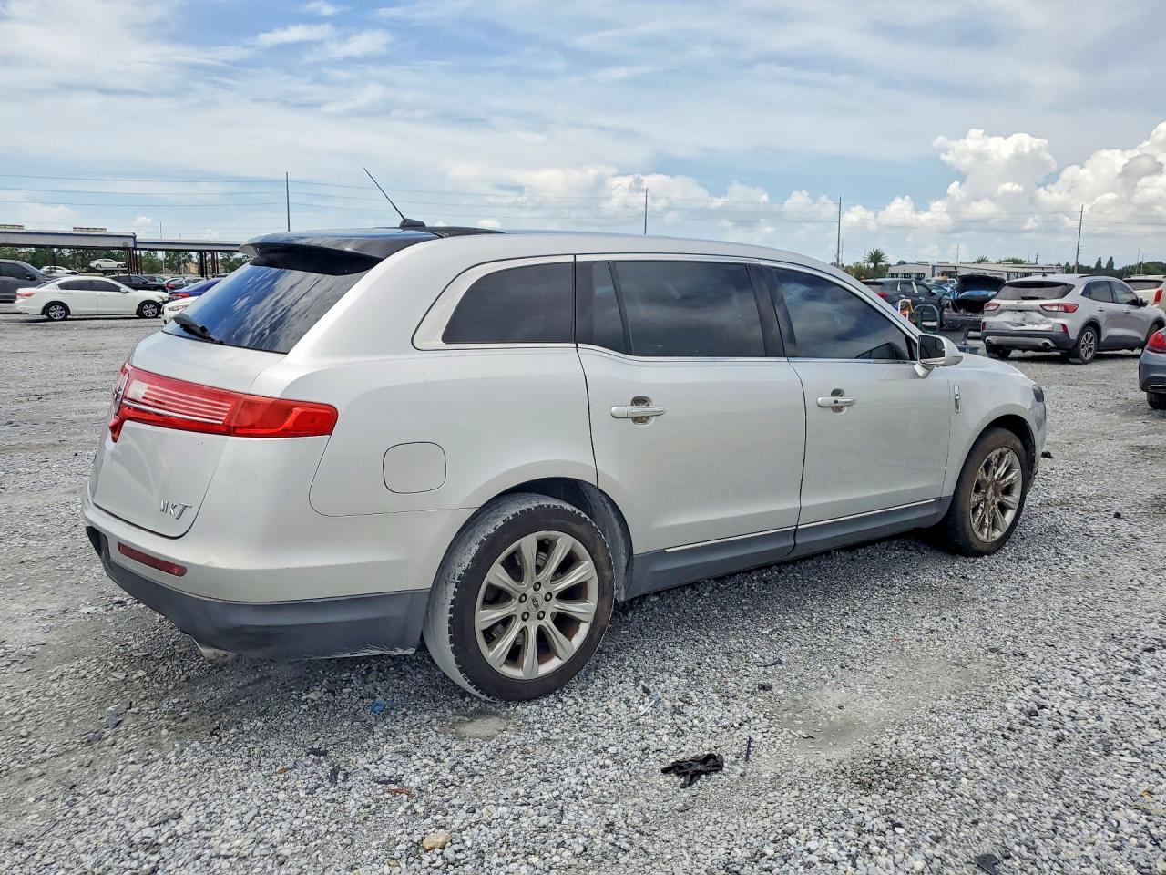 2013 LINCOLN MKT — снимка 3