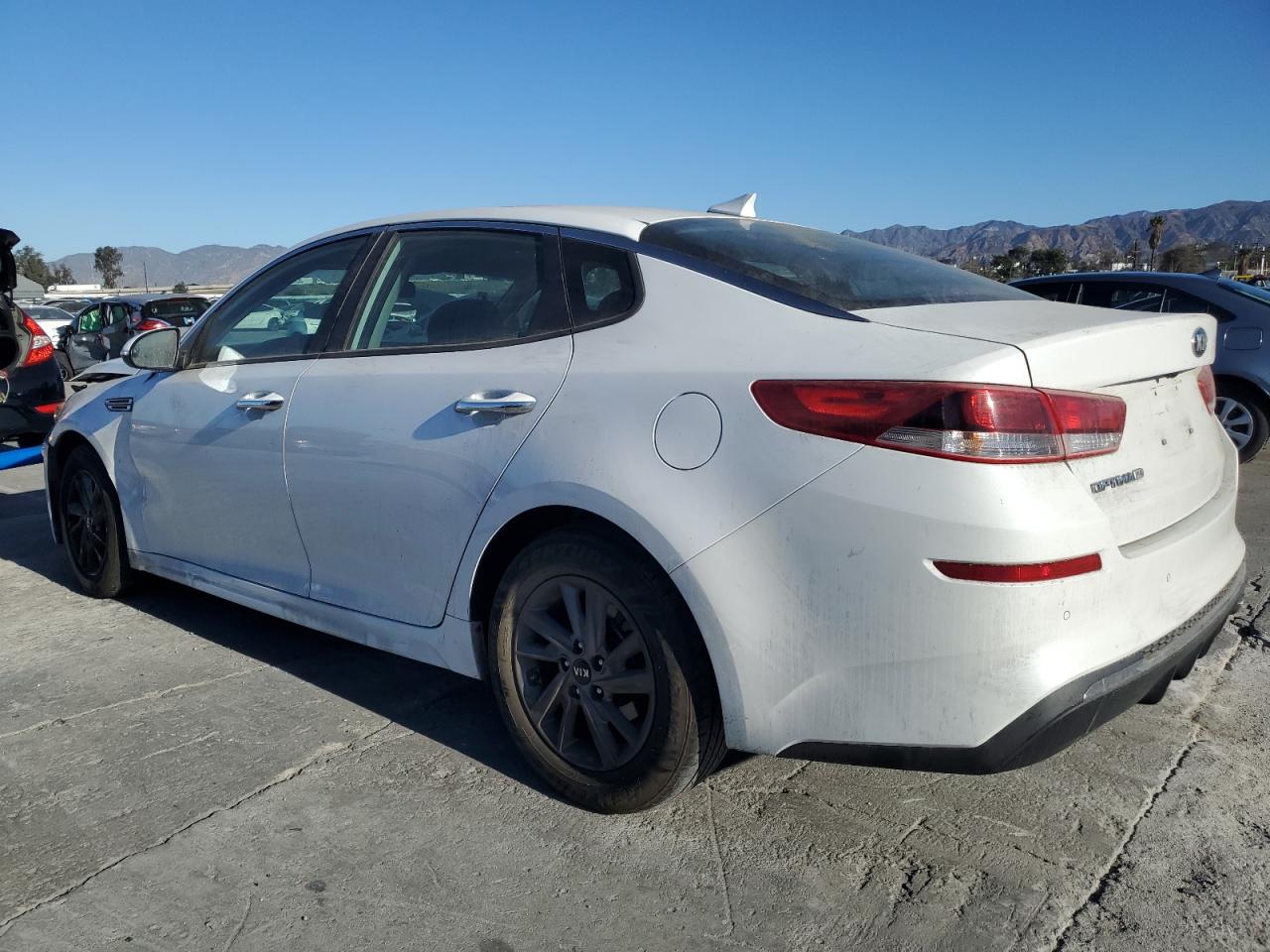 2020 KIA OPTIMA LX — снимка 2