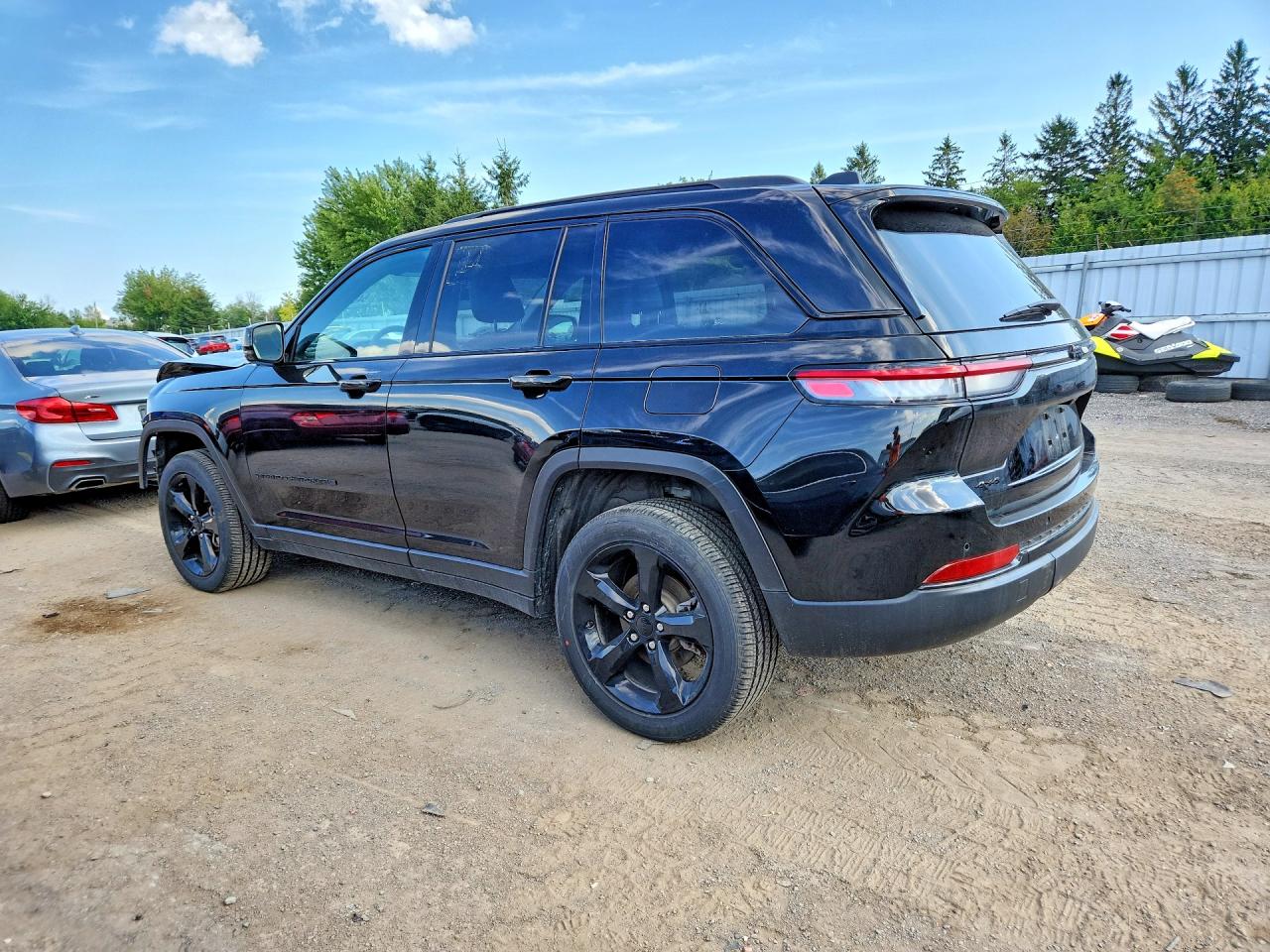 2025 JEEP GRAND CHEROKEE LAREDO — снимка 3