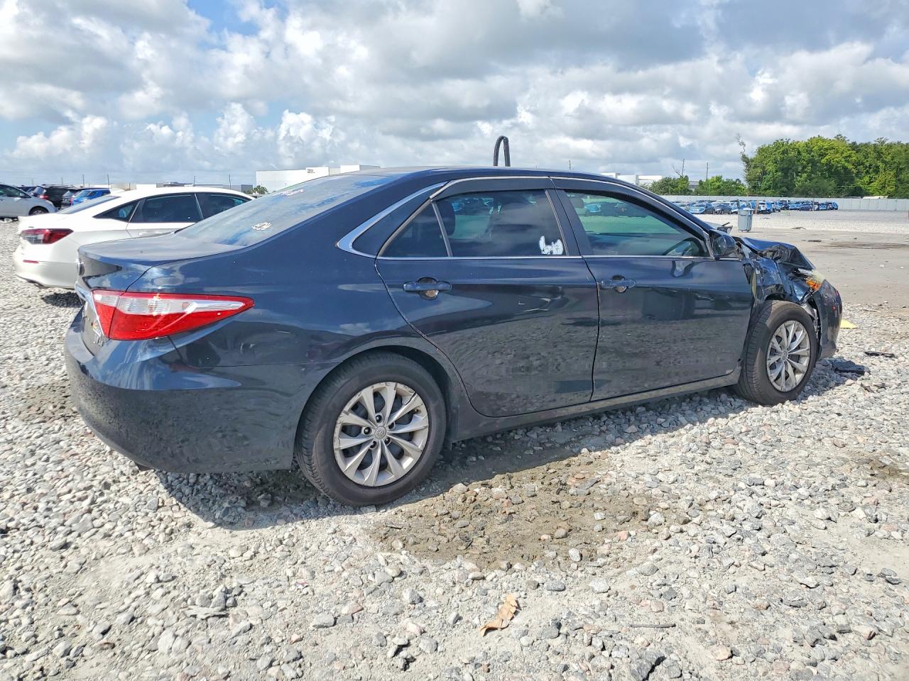 2015 TOYOTA CAMRY HYBRID LE — снимка 3