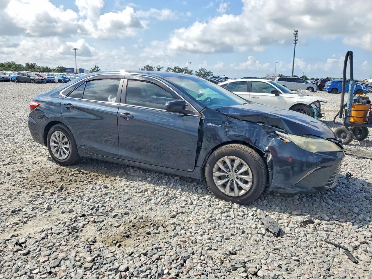 2015 TOYOTA CAMRY HYBRID LE — снимка 4