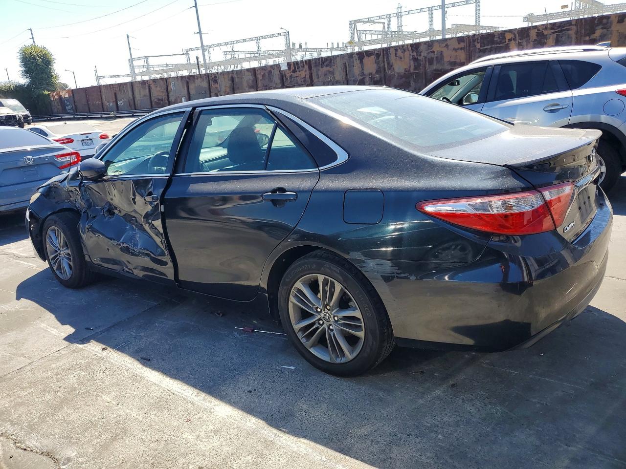 2015 TOYOTA CAMRY SE — снимка 2