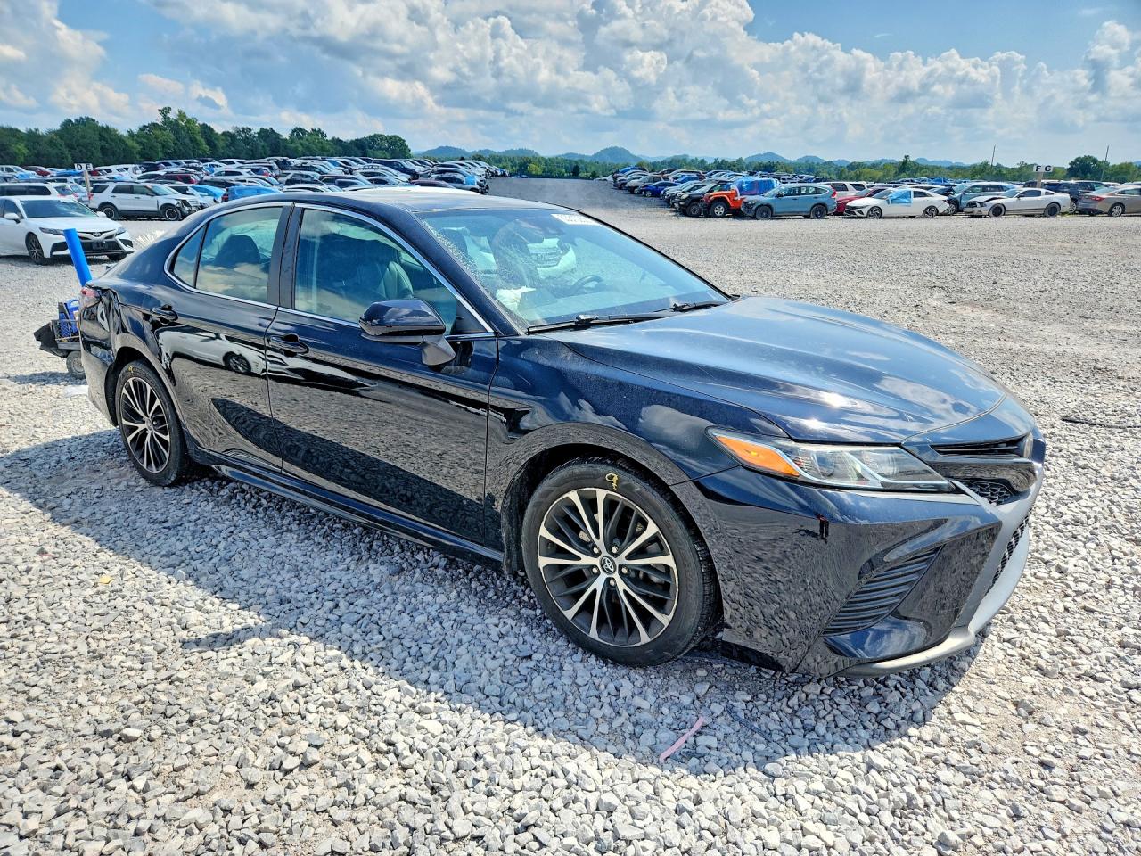 2019 TOYOTA CAMRY SE — снимка 4