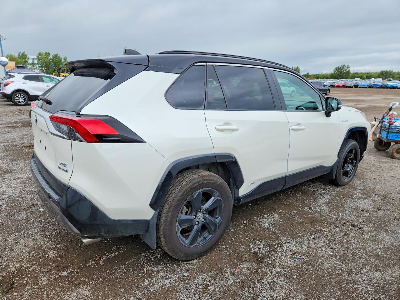 2020 TOYOTA RAV4 HYBRID XLE — снимка 3