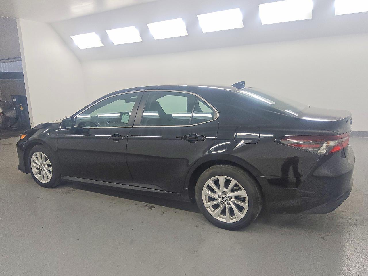 2024 TOYOTA CAMRY LE — снимка 2