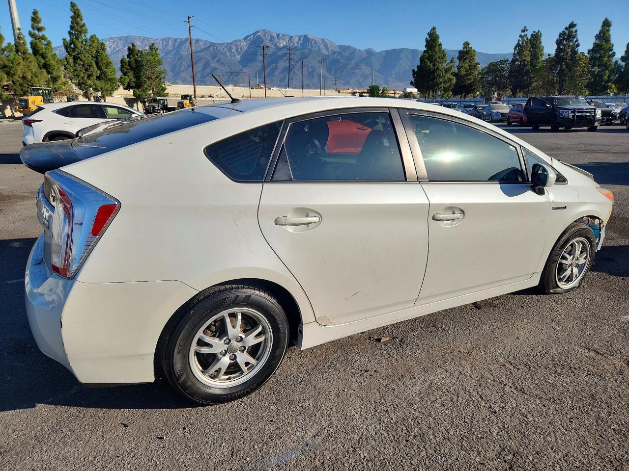 2015 TOYOTA PRIUS TWO — снимка 3