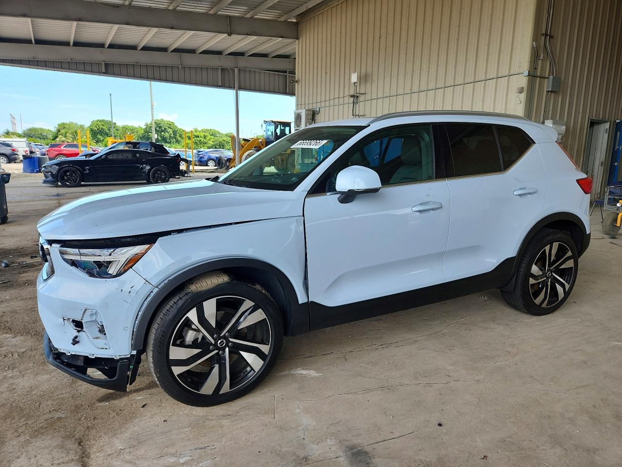 2024 VOLVO XC40 PLUS