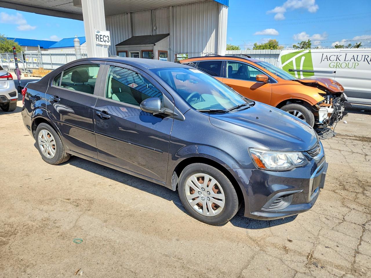 2017 CHEVROLET SONIC LS — снимка 4