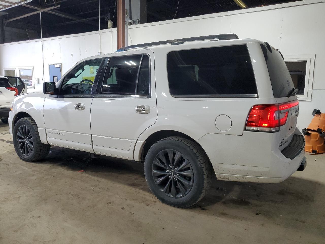 2015 LINCOLN NAVIGATOR — снимка 2