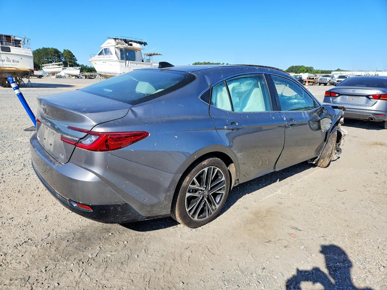 2025 TOYOTA CAMRY XLE — снимка 3
