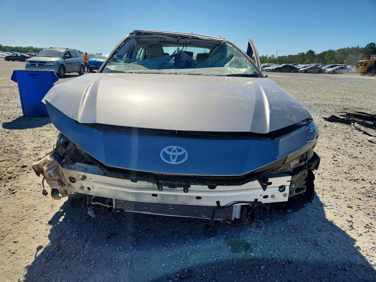 2025 TOYOTA CAMRY XLE — снимка 5