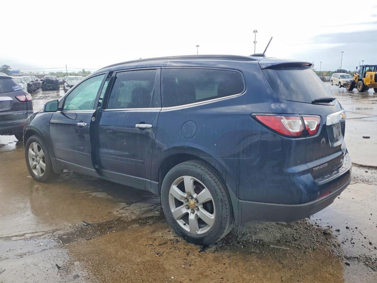 2017 CHEVROLET TRAVERSE LT — снимка 2