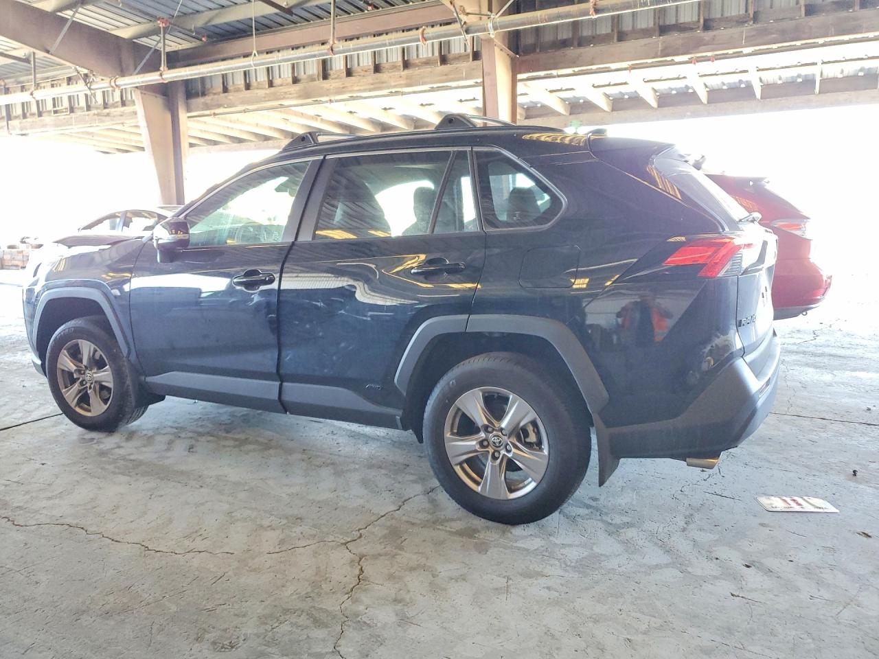 2025 TOYOTA RAV4 HYBRID XLE — снимка 2
