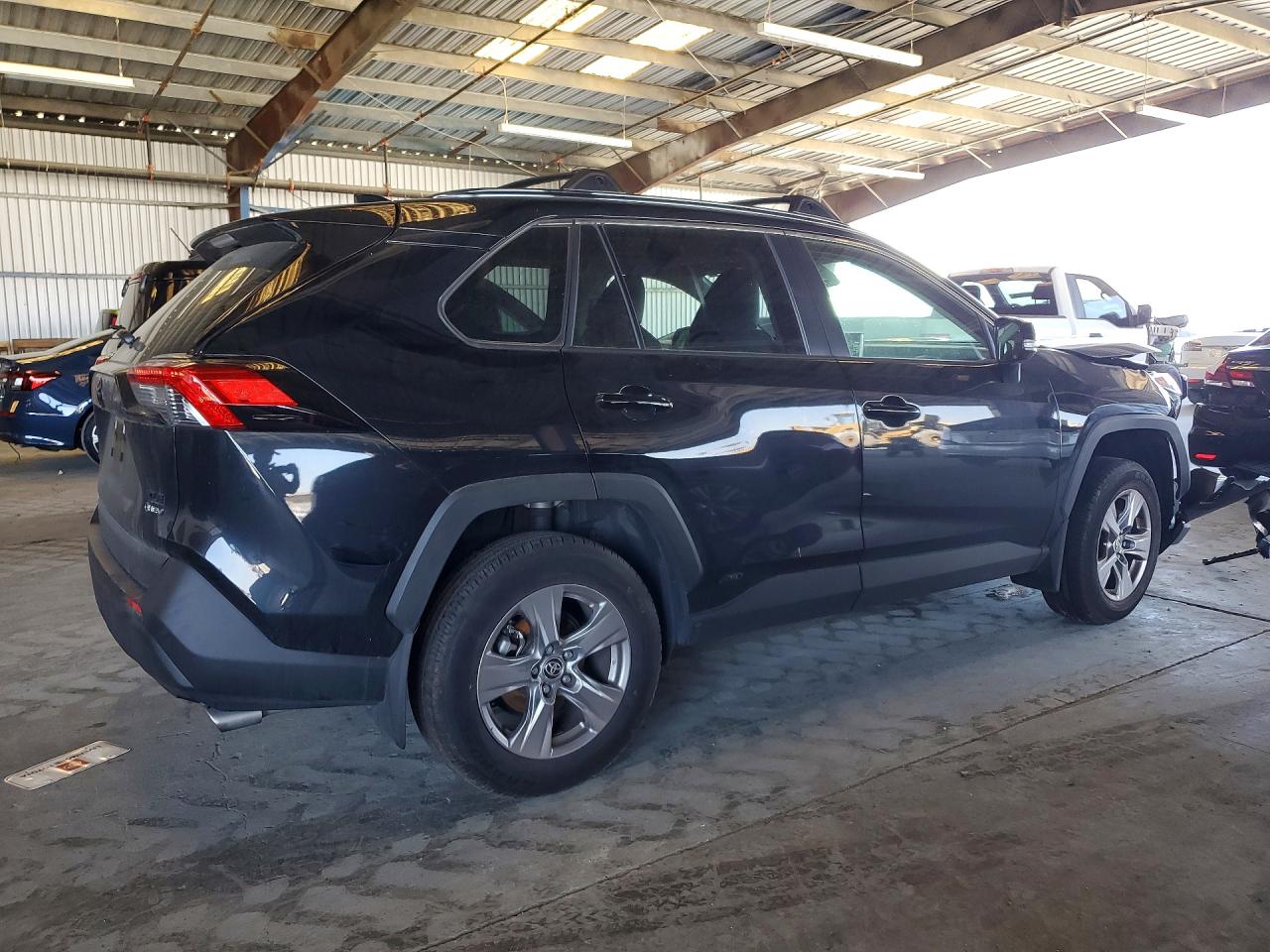 2025 TOYOTA RAV4 HYBRID XLE — снимка 3